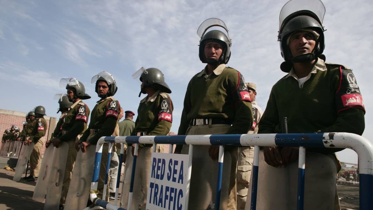 مصر.. الداخلية تُعلق على فيديو لسائق يقود بـ"رعونة" وتوضح مكان تصويره